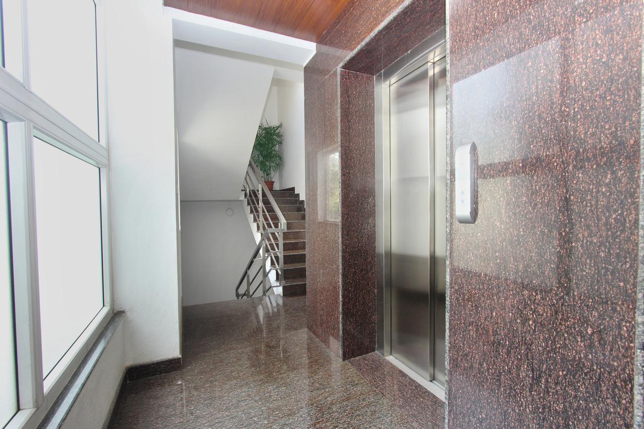 Oyo 2132 Apartment Aditya Residency Bangalore Esterno foto